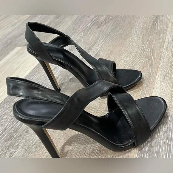 Black sling back heels - Picture 2 of 5